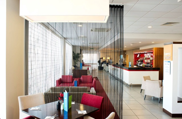 Holiday Inn Express Rotherham North by IHG