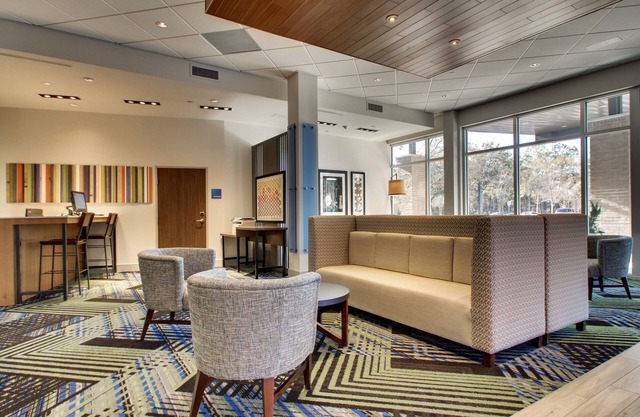 Holiday Inn Express & Suites Summerville by IHG