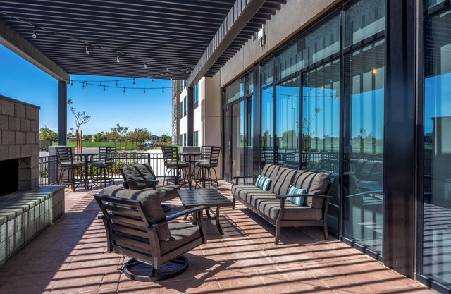 Holiday Inn Express & Suites Gilbert Mesa Gateway Airport by IHG