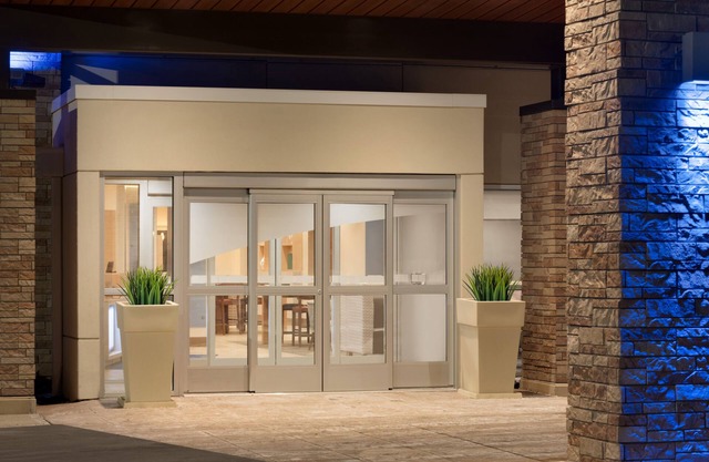 Holiday Inn Express & Suites-Cincinnati South - Wilder by IHG