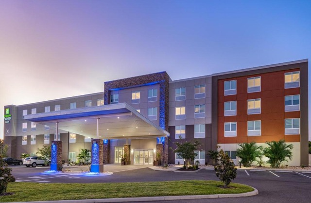 Holiday Inn Express & Suites - Ruskin by IHG