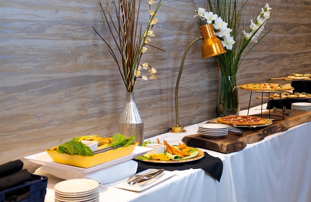 Holiday Inn & Suites Philadelphia W - Drexel Hill by IHG