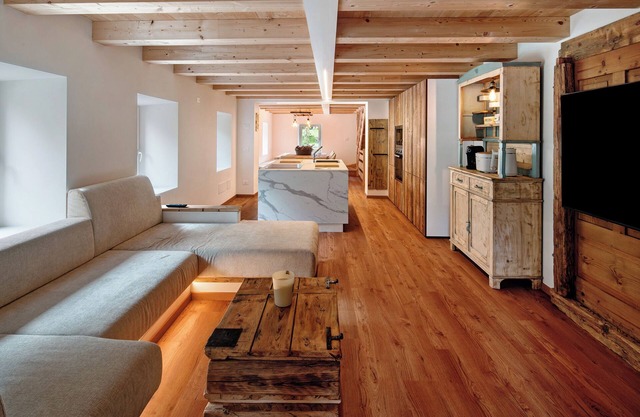 Holiday home 'Thari House Dolomites' a stone's throw from the lifts with SPA, car terminal and WI-FI
