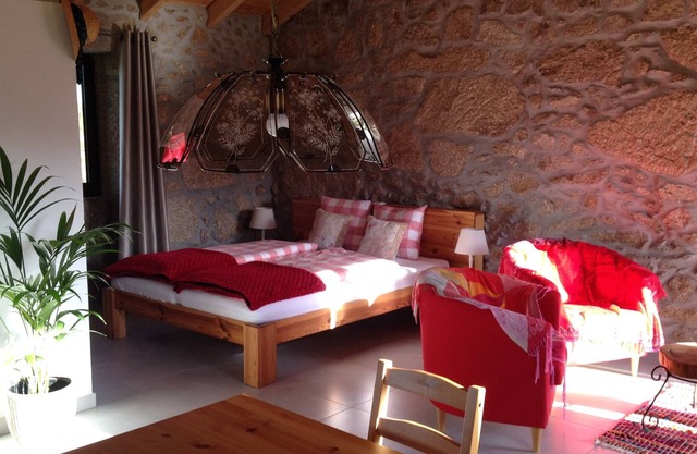 Holiday Studio in an old stone house with beautiful view on the Serra Estrela