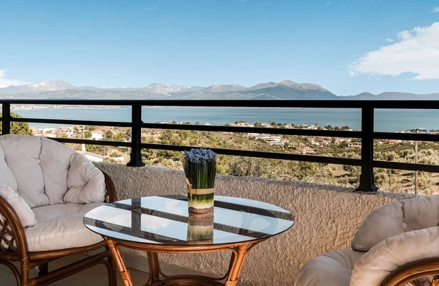 Holiday villa with incredible sea view in Paralia Avlidas