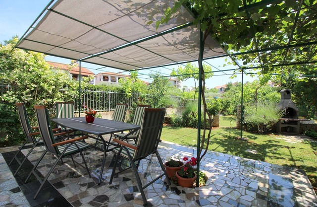 Holidays house Lavanda for 6 people with beautiful garden and near the beach
