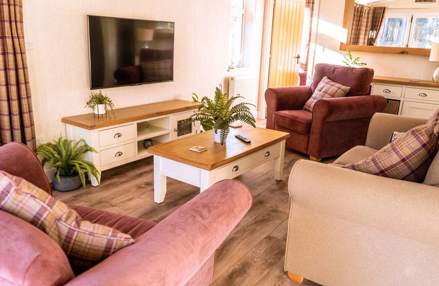 Hollicarrs - Waters Edge