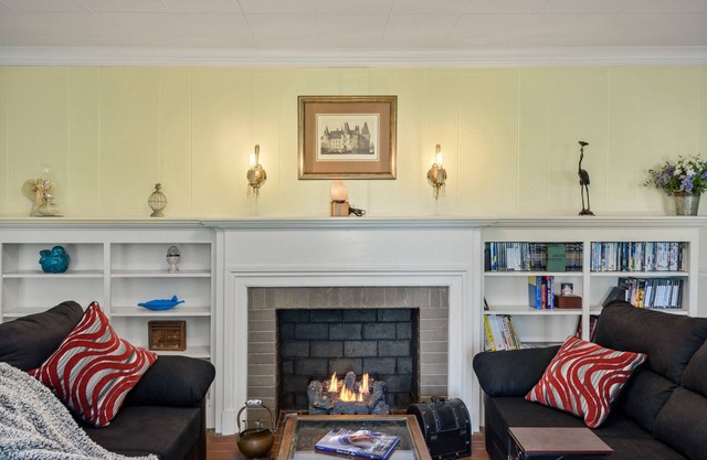 Home adjacent to Country Club, near Hospitals, Park, College and shopping.