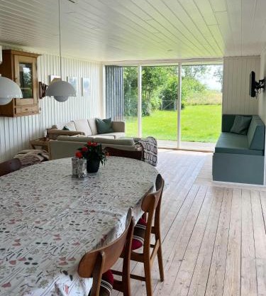 Home At The Front Row By Hou Beach