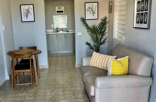 Home in Ceiba near Ferry and Medio Mundo beach.