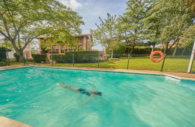 Home in Oreña · 8 bedrooms · 11 beds · 8 baths
