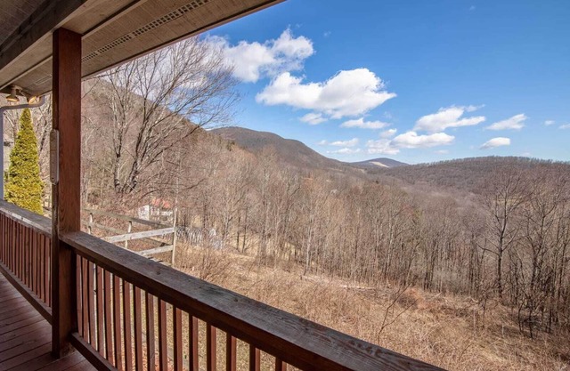Home with Sweeping Views of Appalachian Mountains