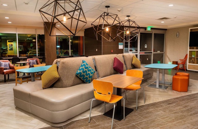 Home2 Suites by Hilton Bakersfield