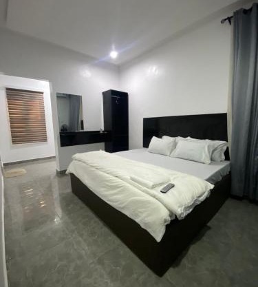 Homely Lodge & Apartments