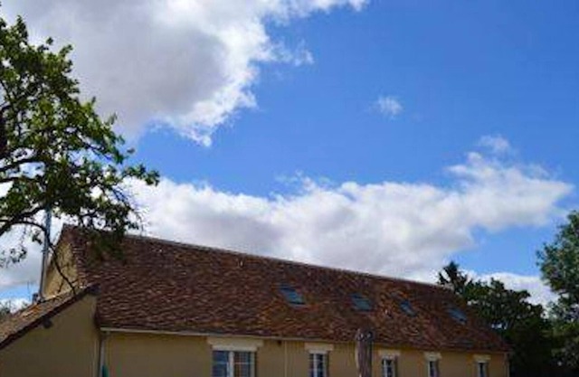 Homerez - Amazing house for 12 ppl. with jacuzzi, spa and garden at Levroux