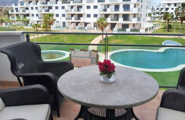 Homerez - Apartment in Almería with Pool