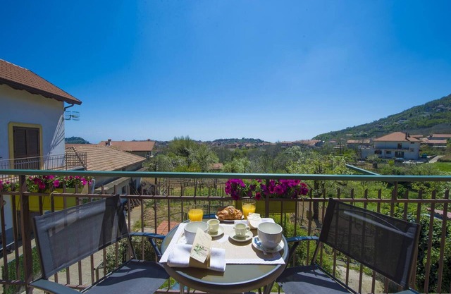Homerez - Apartment in Pianillo