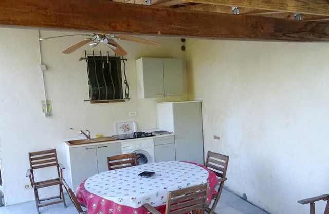 Homerez - Appartement 15 km away from the beach for 4 ppl. with shared pool