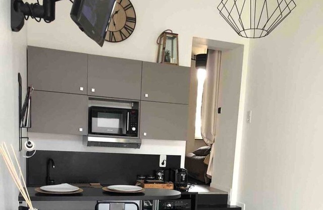 Homerez - Beautiful studio for 2 ppl. at Clermont-Ferrand