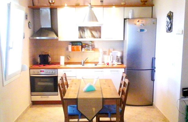 Homerez - Beautiful apartment With sea view and garden