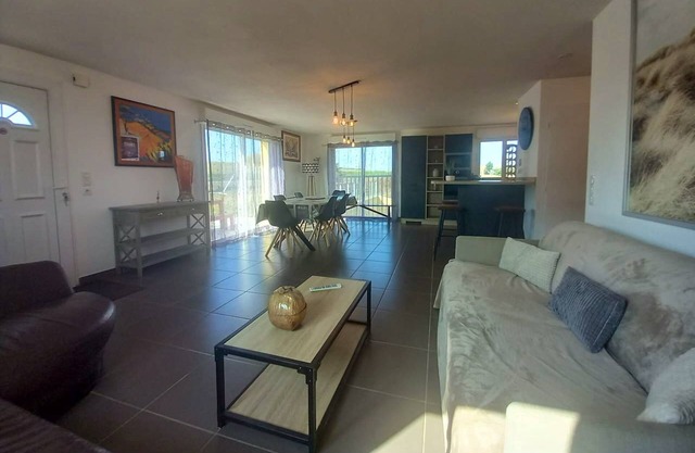 Homerez - Big appartement for 10 ppl. with shared pool and terrace at Pouillon