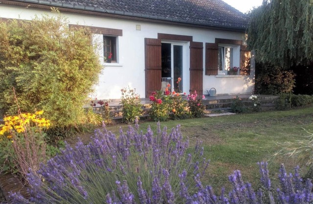 Homerez - Chalet with Private Pool in Le Pont-de-Claix