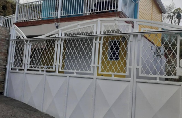 Homerez - Charming House in Morne-à-l'Eau with Enclosed Garden