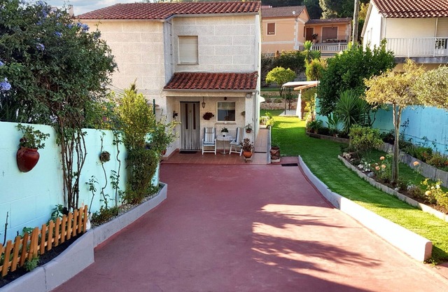 Homerez - Charming house in O Rosal with garden and spa