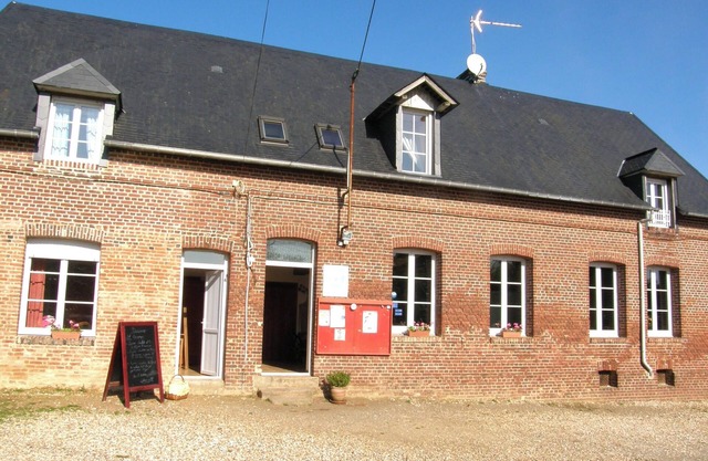 Homerez - Charming House in Berville with Garden