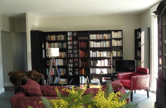 Homerez - Charming House in Arsac with Terrace and Garden