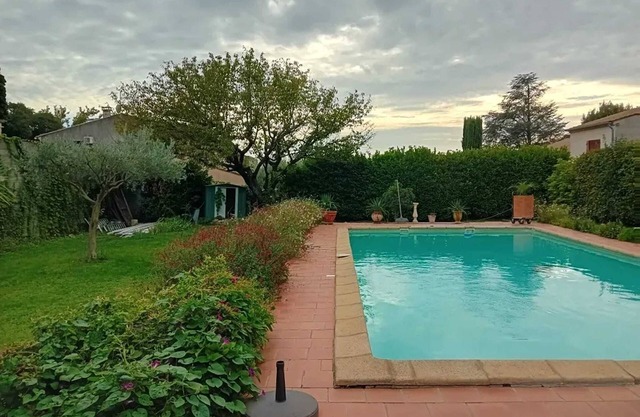 Homerez - Charming Villa with Pool in Caveirac