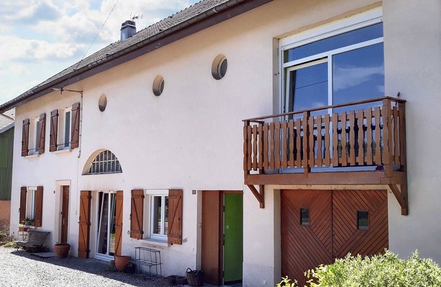 Homerez - Comfortable Apartment with Garden