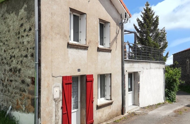 Homerez - Comfortable House in Vergezac with Terrace