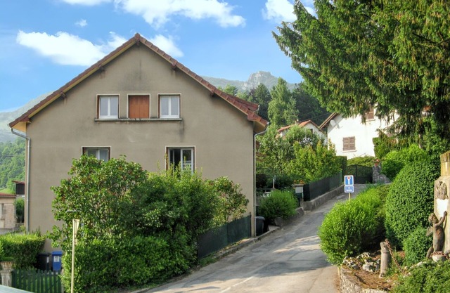 Homerez - Cosy apt. Salins-les-Bains