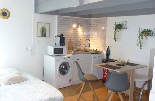 Homerez - Cozy apartment in Amiens with garden