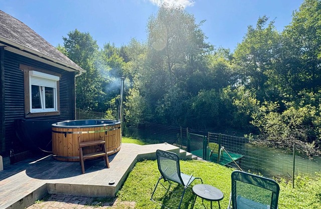 Homerez - Cozy Chalet with River View - 62 m²