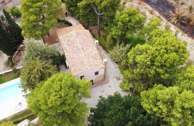 Homerez - Elegant Villa in Trapani, Sicily with Pool