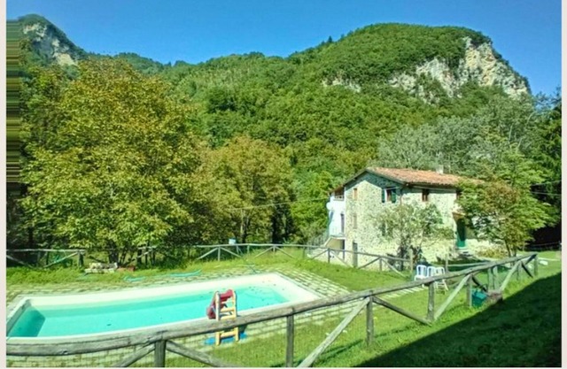 Homerez - House for 8 ppl. with swimming-pool, sauna and garden at Gallicano