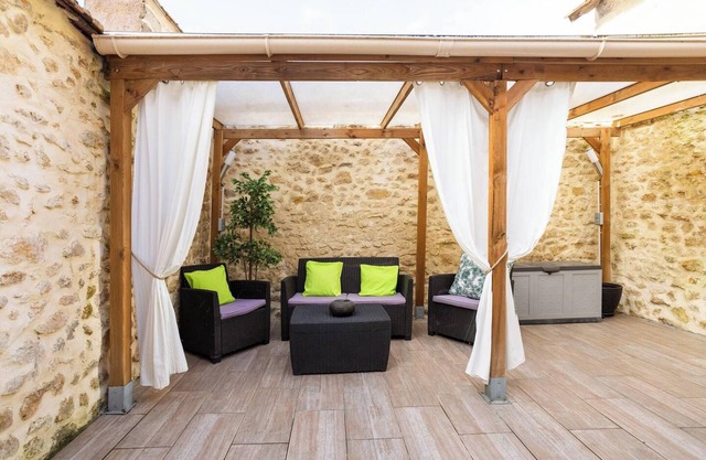 Homerez - House in Noyen-sur-Sarthe