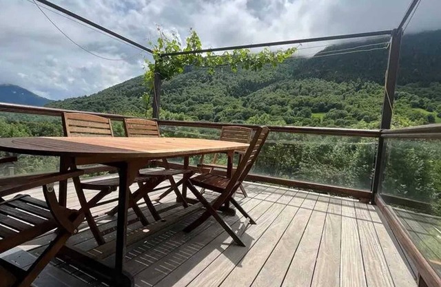 Homerez - House in Saint-Aventin
