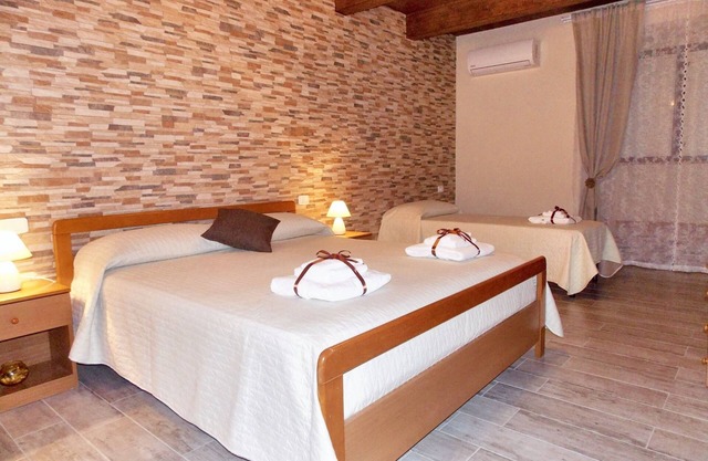 Homerez - House in Frascineto - Parking