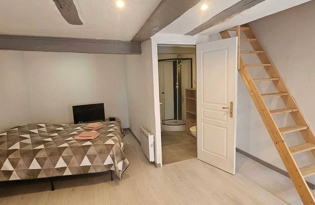 Homerez - House Thenay with parking