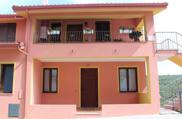 Homerez - Apartment in Nughedu Santa Vittoria