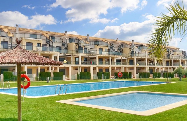 Homerez - Modern Apartment in Castellón, 55m² + Pool