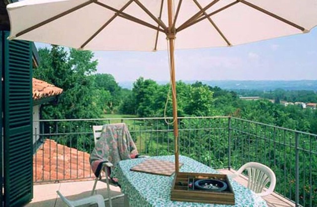 Homerez - Nice appartement for 7 ppl. with garden, terrace and balcony at Carrù