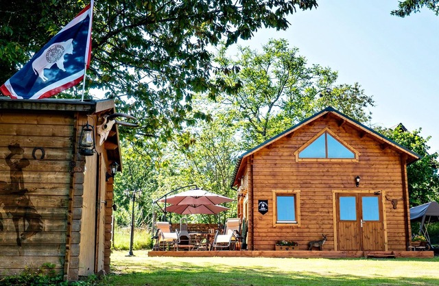 Homerez - Nice chalet 2 km away from the beach for 4 ppl. with jacuzzi and spa