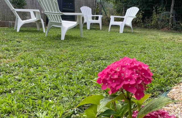 Homerez - Nice house for 6 ppl. with terrace at Banassac