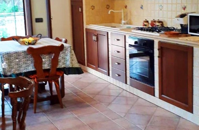 Homerez - Nice property 16 km away from the beach for 6 ppl. with shared pool
