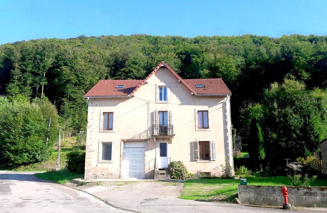 Homerez - Spacious house for 4 ppl. with terrace at Le Val-d'Ajol