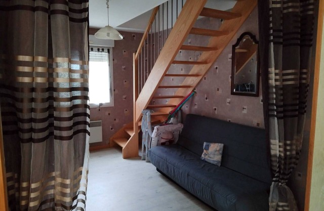 Homerez - Spacious house in Villeloup with garden of 150 m²